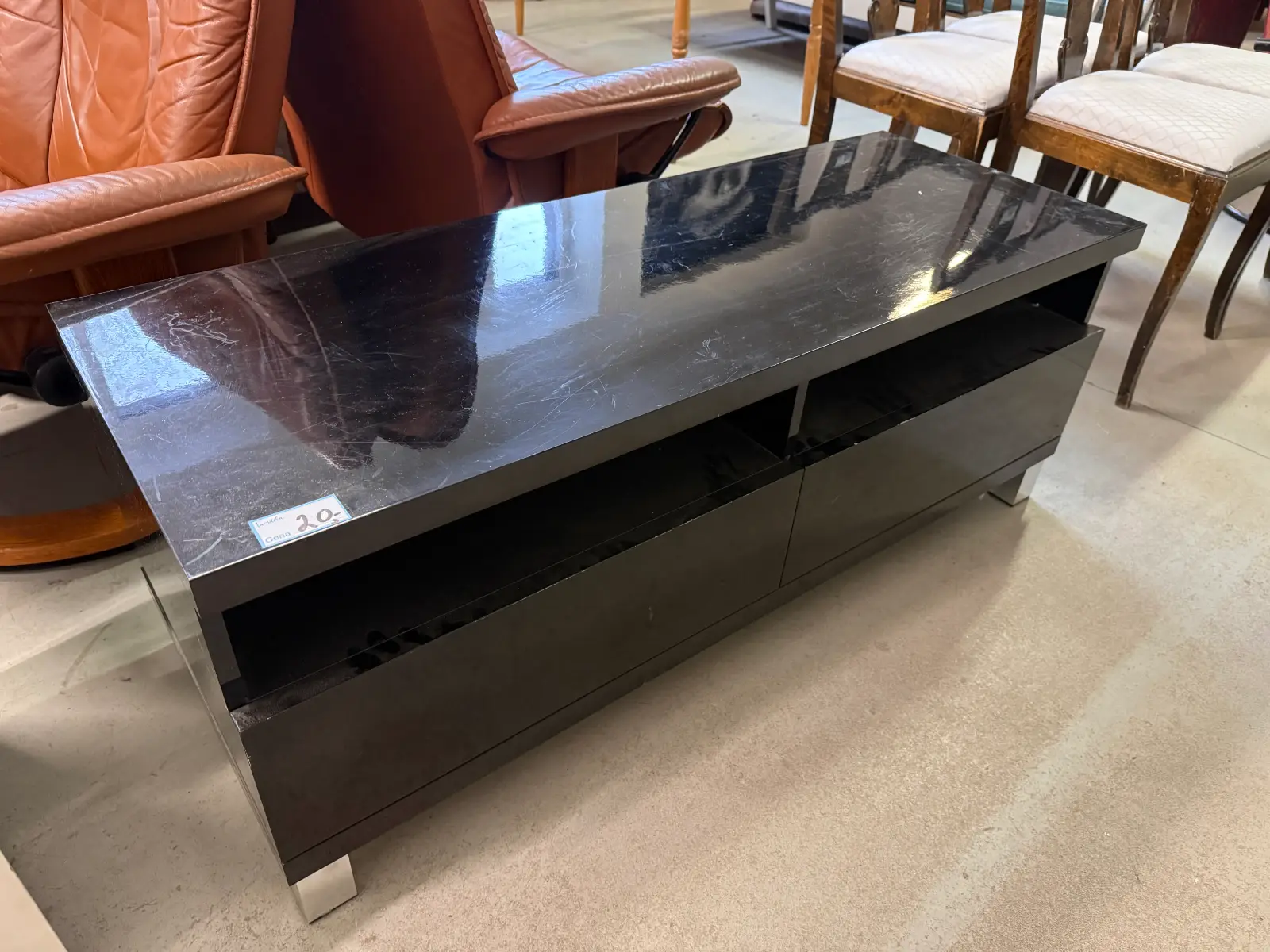 TV kumode