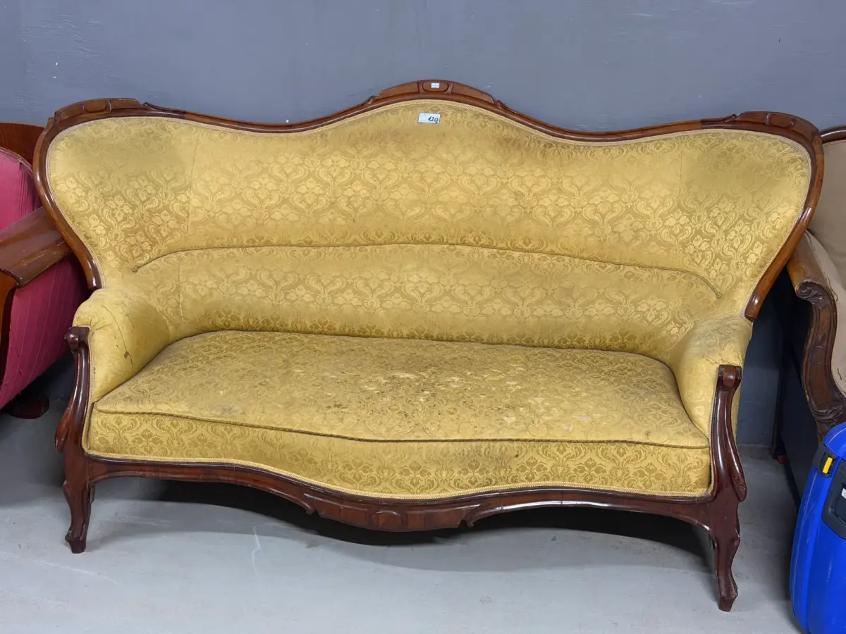 Rokoko stila sofa
