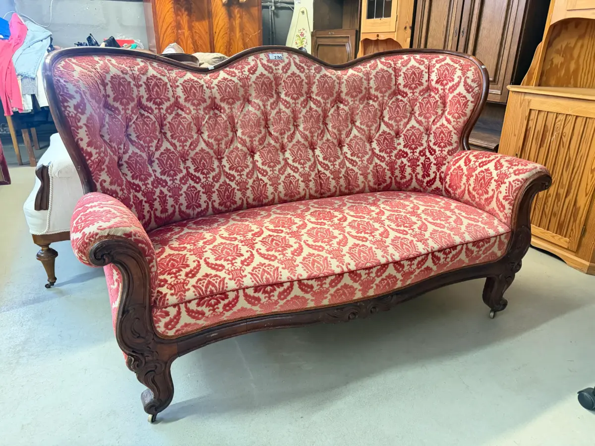 Rokoko stila sofa